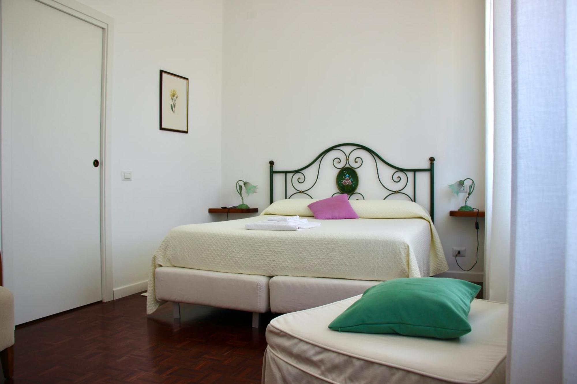 Locanda Dei Buoni E Cattivi Cagliari Exterior foto